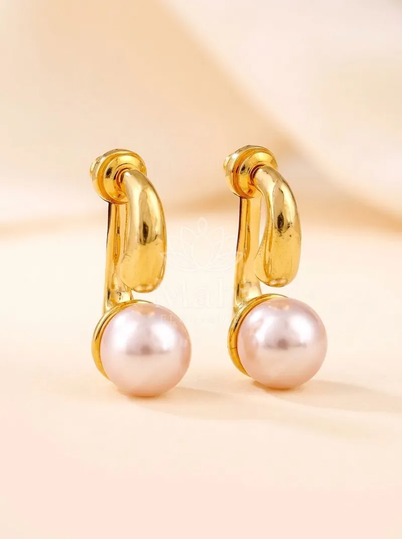 Curved Bar Pearl Studs — Copper Alloy Earring
