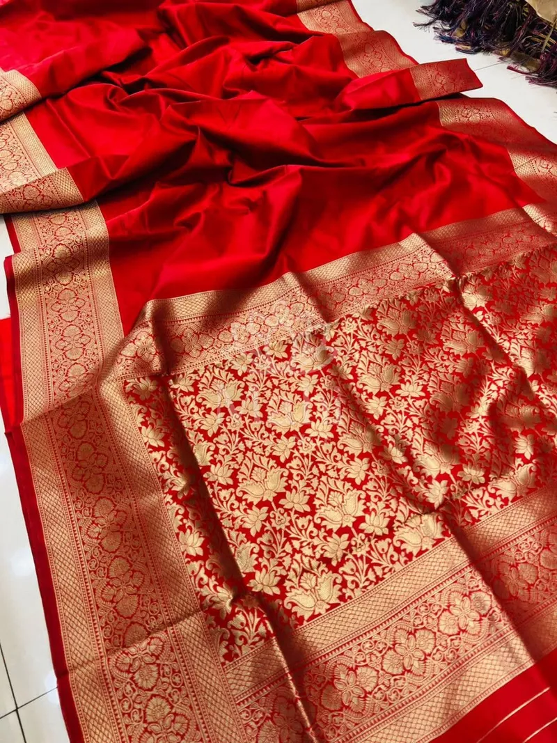 Red Kanchipuram Silk Saree, Golden Zari Weave — Kanchipuram
